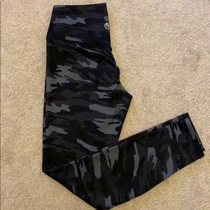 TYC Black Camo Scrunch Booty Leggings